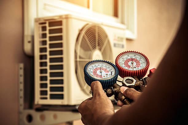 Professional Heat Pump Repair technician working in Converse, TX